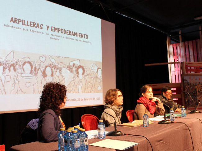 Cosiendo Paz: conflicto, arpilleras y memoria