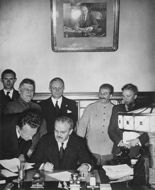 23 de agosto- Día Europeo de Conmemoración de las Víctimas del Estalinismo y el Nazismo 23 de agosto- Día Europeo de Conmemoración de las Víctimas del Estalinismo y el Nazismo