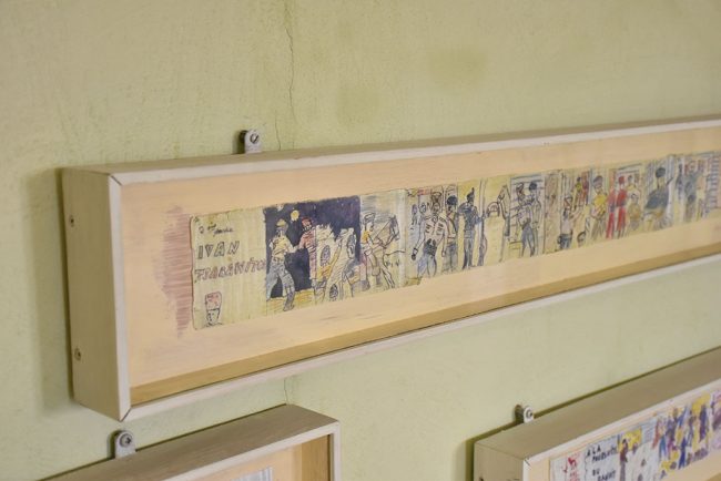 Début du deuxième rouleau du film Ivan Tsaravitch dessiné et scénarisé par les enfants d’Izieu en 1943, dont une reproduction est aujourd’hui exposéee dans le réfectoire de la maison / Beginning of the second roll of the film Ivan Tsaravitch drawn and written by the children of Izieu in 1943, a reproduction of which is exhibited in the house refectory © Maison d’Izieu 